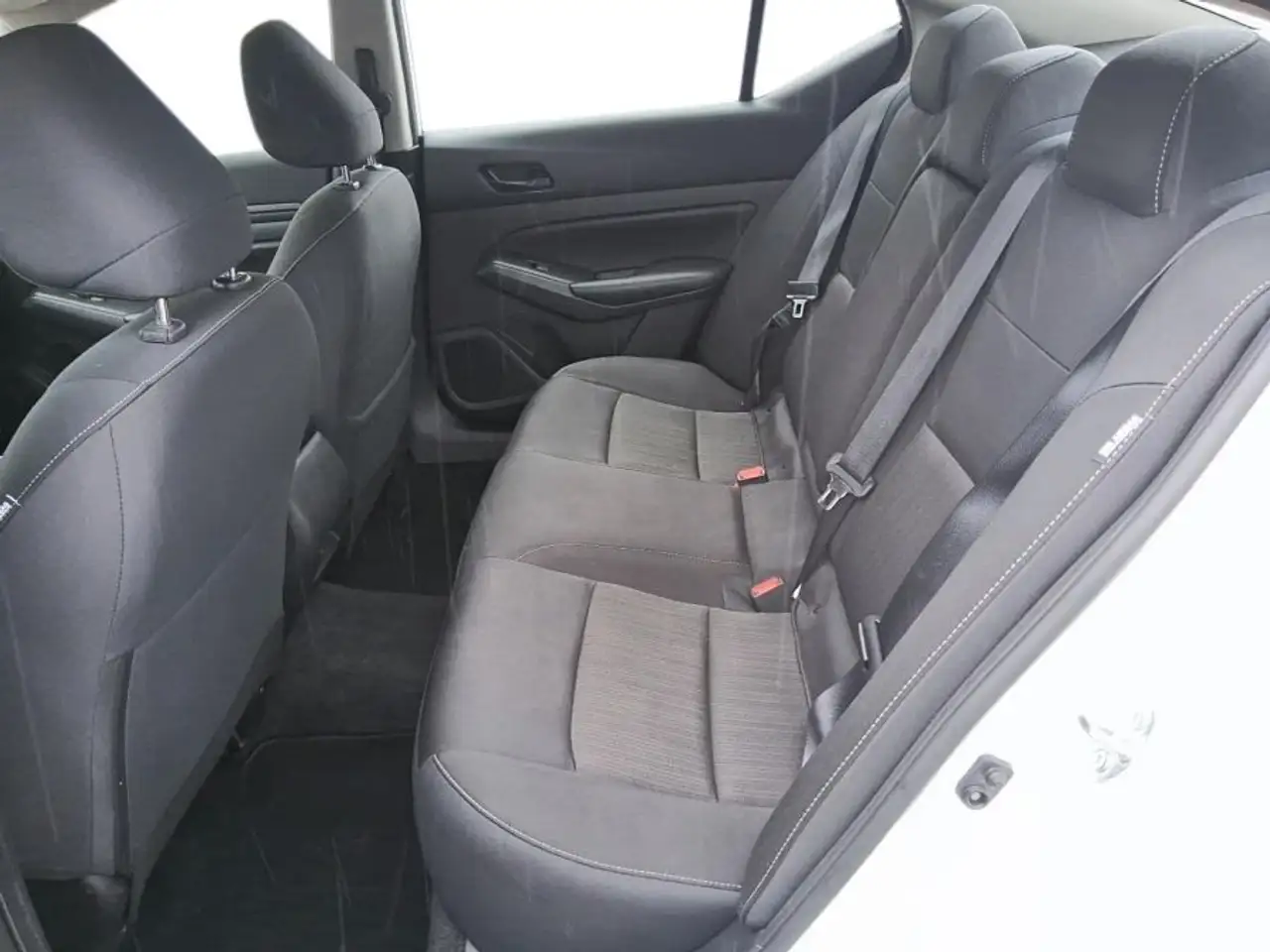 Nissan Altima снимка Nissan Altima