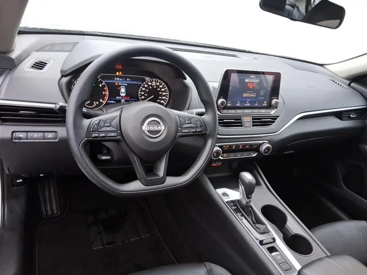 Nissan Altima снимка Nissan Altima