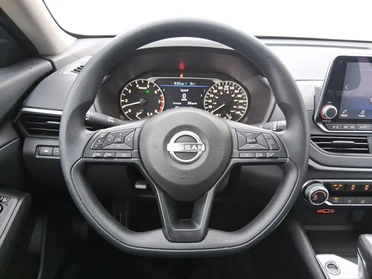 Nissan Altima снимка Nissan Altima
