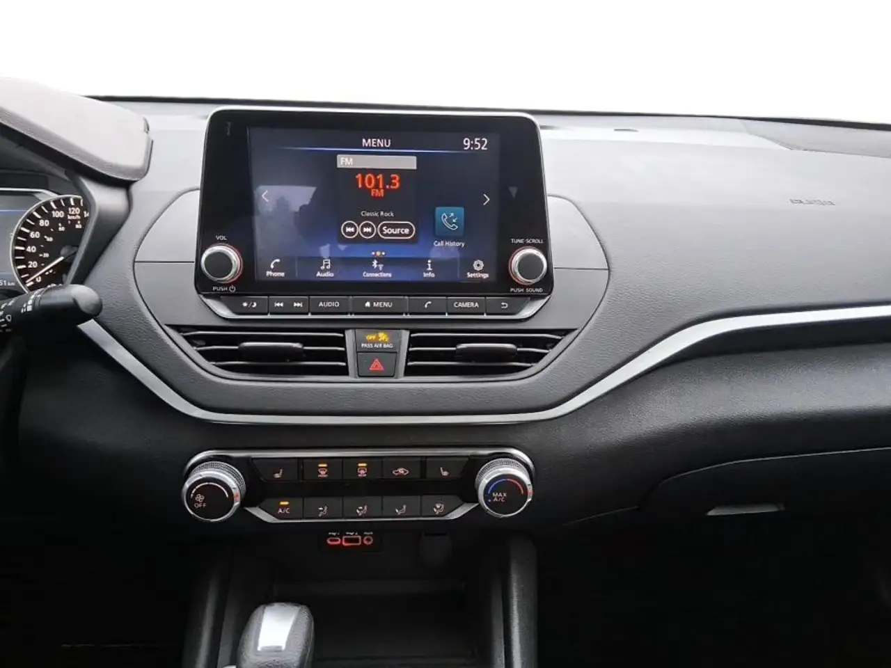 Nissan Altima снимка Nissan Altima