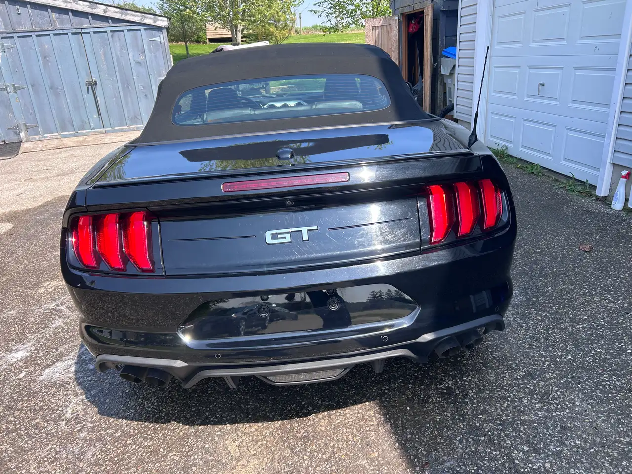 Ford Mustang photo Ford Mustang