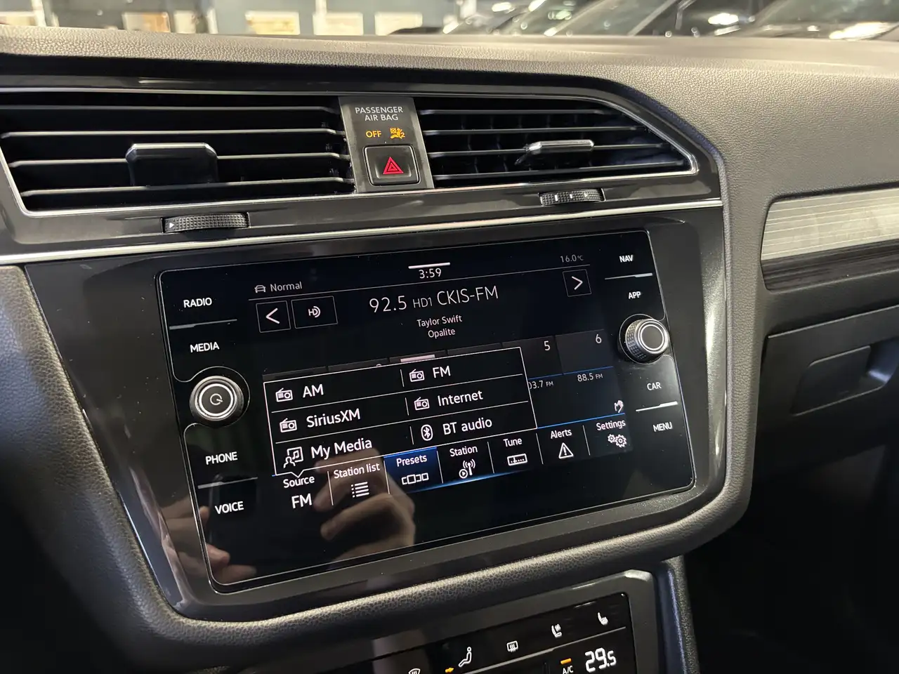 Volkswagen Tiguan снимка Volkswagen Tiguan