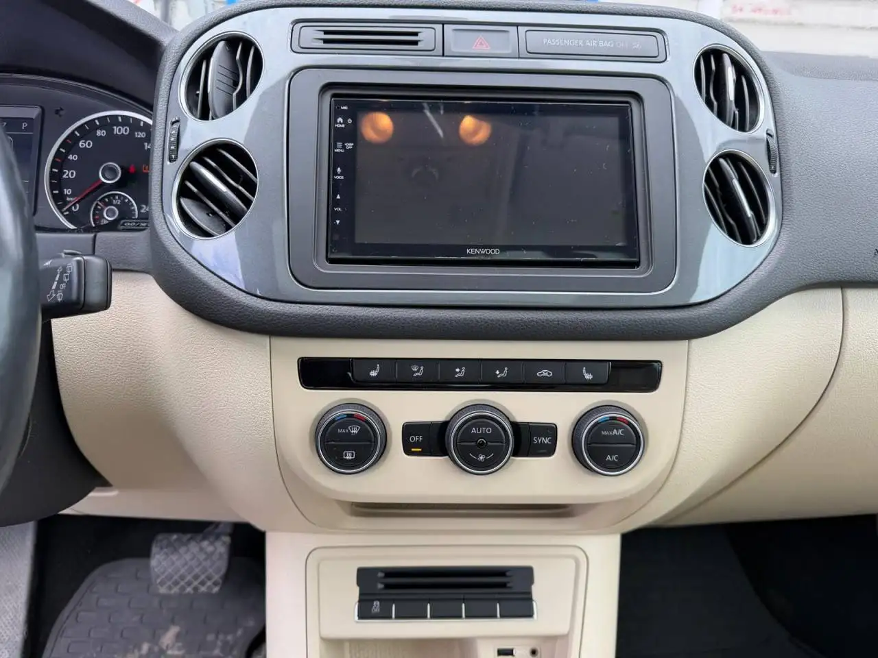 Volkswagen Tiguan снимка Volkswagen Tiguan
