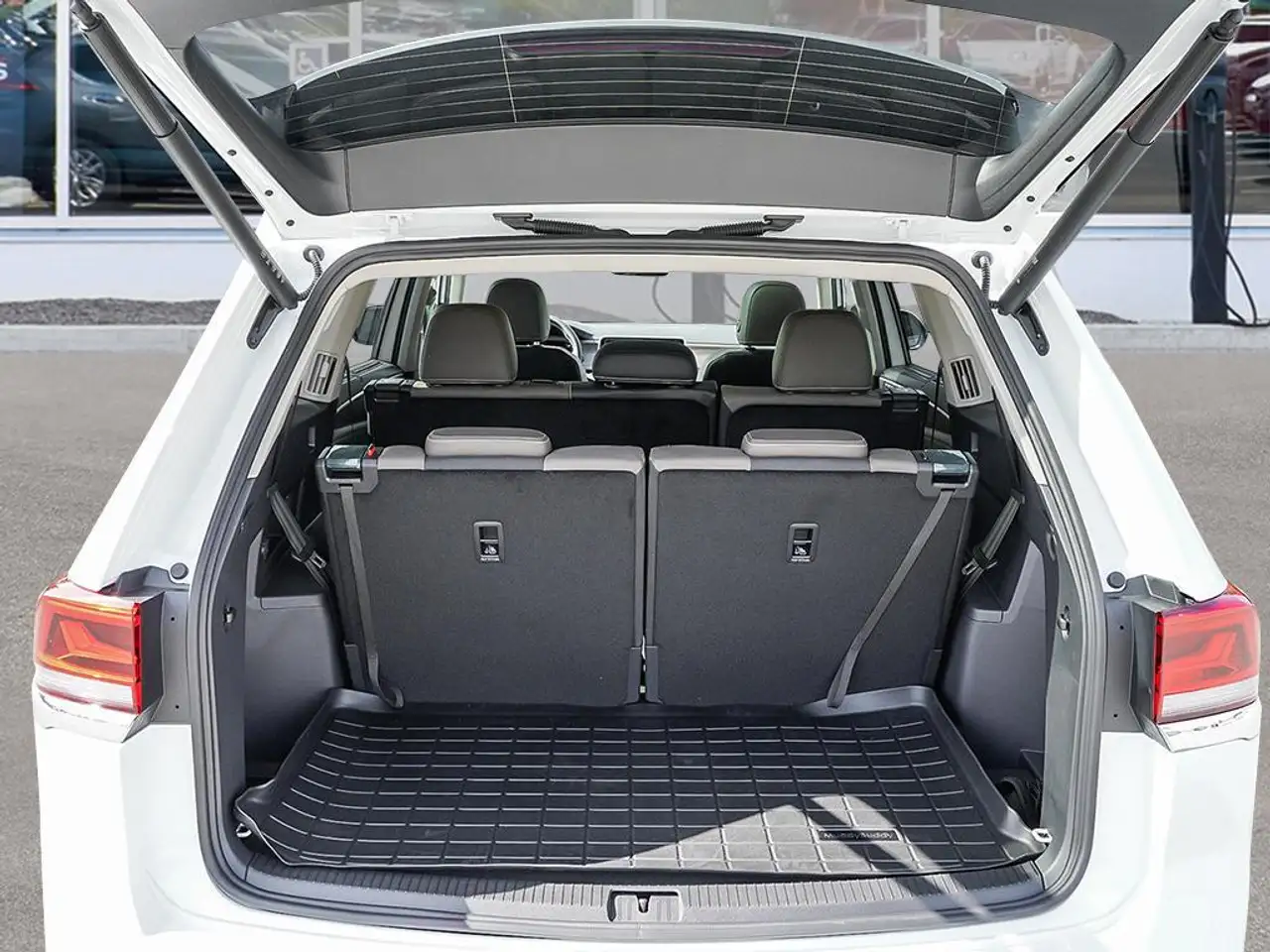 Volkswagen Atlas снимка Volkswagen Atlas