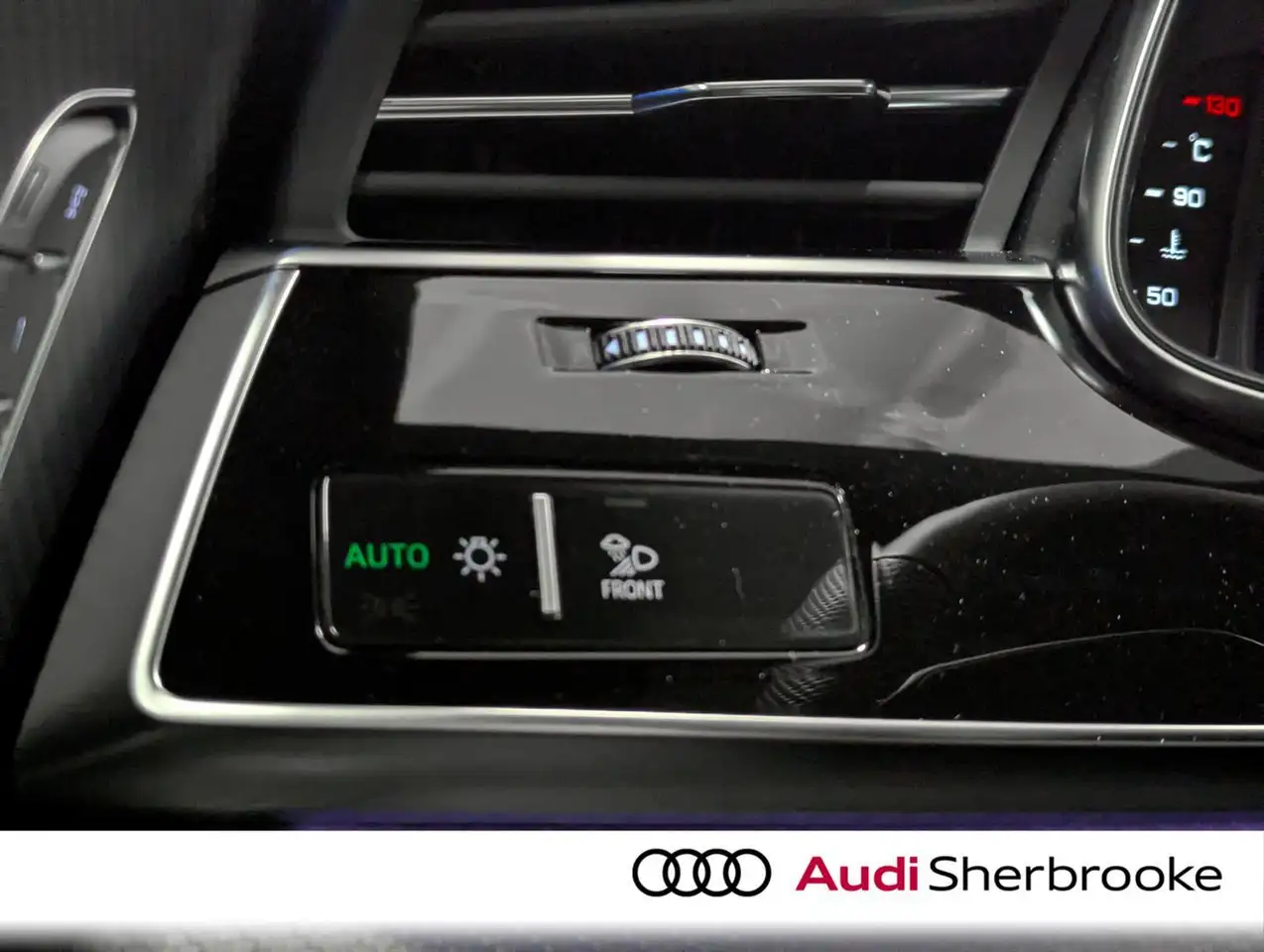 Audi SQ8 photo Audi SQ8