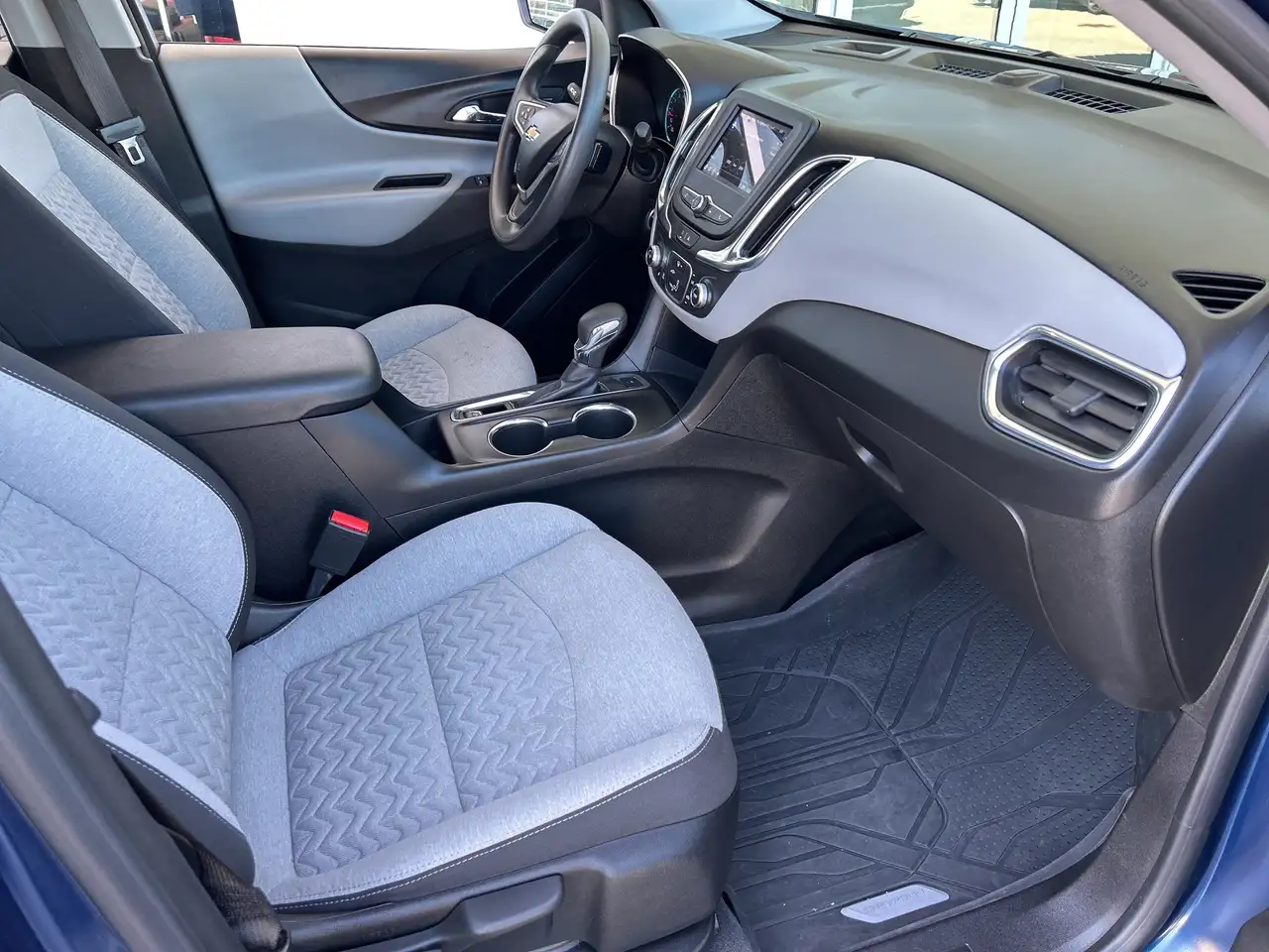 Chevrolet Equinox снимка Chevrolet Equinox
