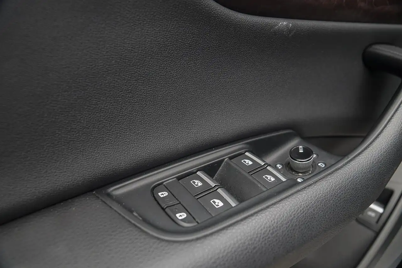 Audi Q8 photo Audi Q8