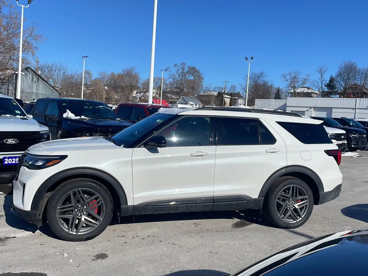 Ford Explorer снимка Ford Explorer