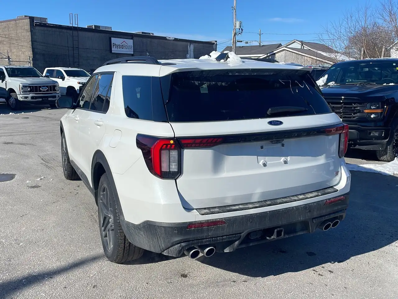 Ford Explorer снимка Ford Explorer