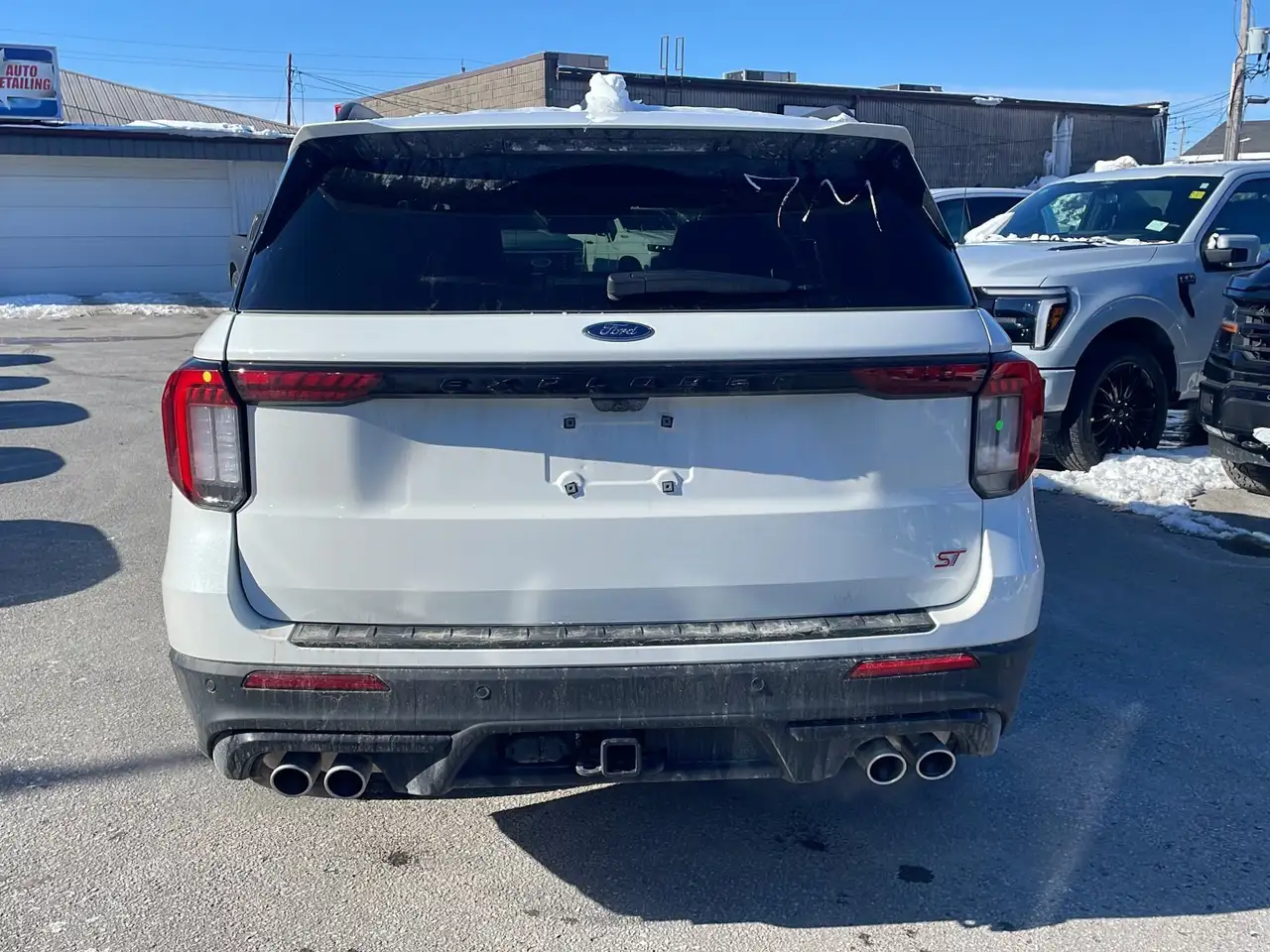 Ford Explorer снимка Ford Explorer