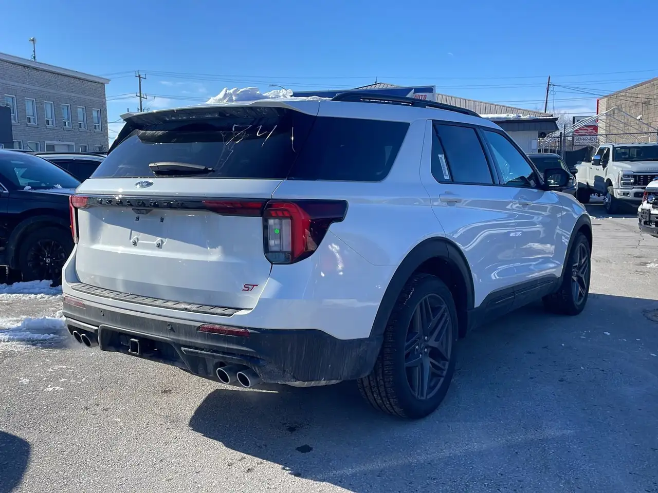 Ford Explorer снимка Ford Explorer