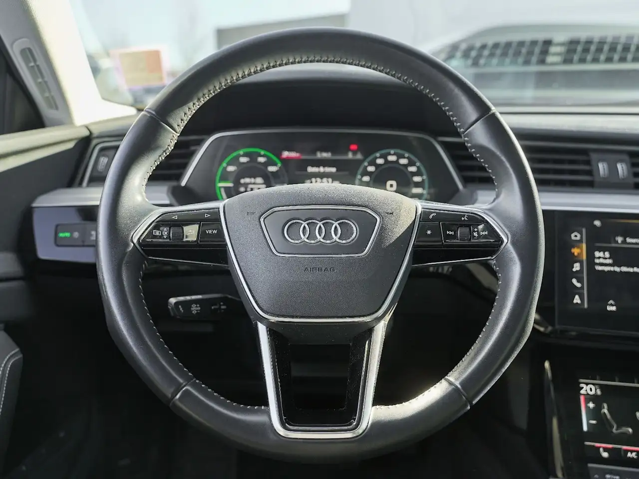 Audi e-tron снимка Audi e-tron