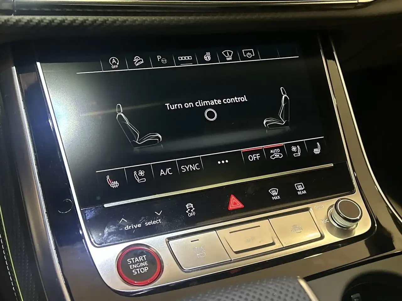 Audi RS Q8 снимка Audi RS Q8