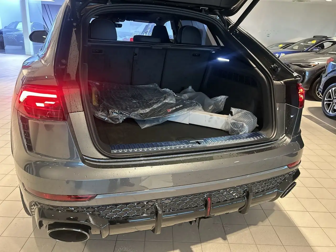 Audi RS Q8 снимка Audi RS Q8