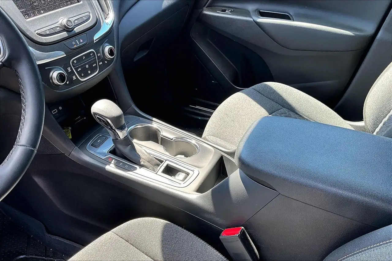 Chevrolet Equinox снимка Chevrolet Equinox