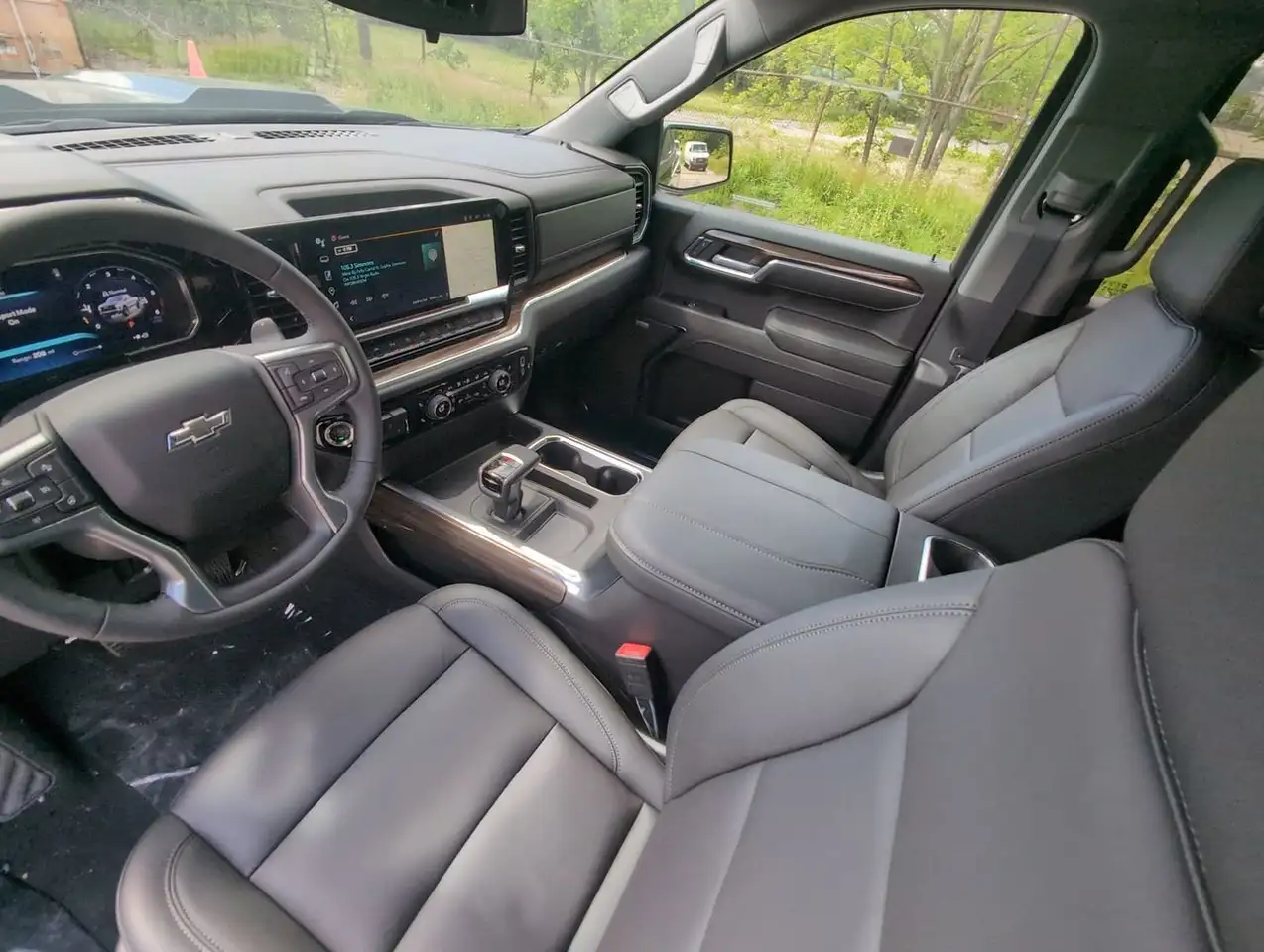 Chevrolet Silverado 1500 снимка Chevrolet Silverado 1500