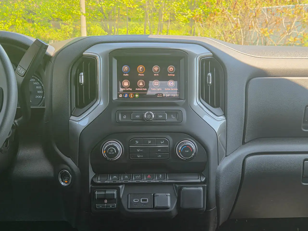 Chevrolet Silverado 1500 снимка Chevrolet Silverado 1500