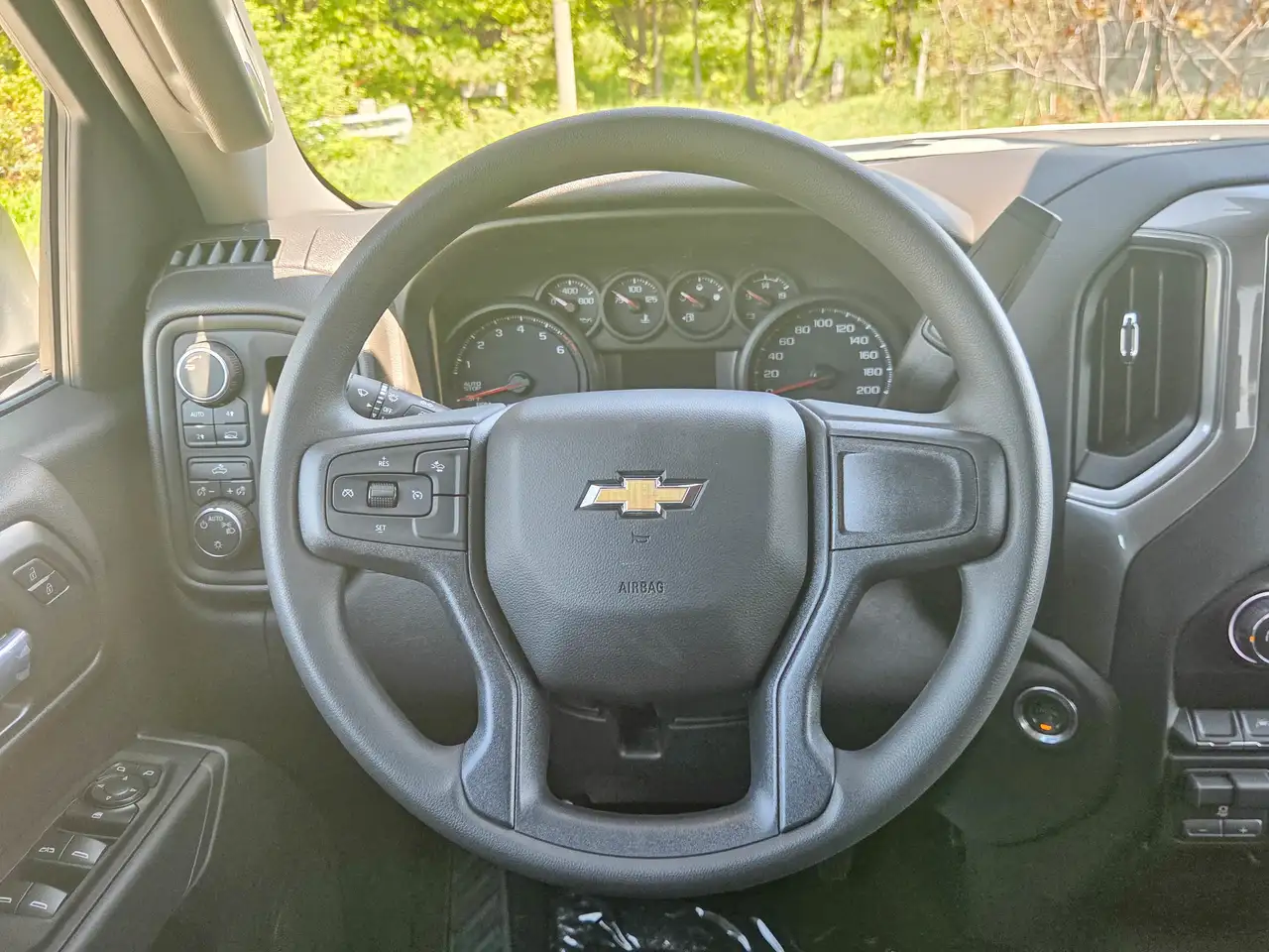 Chevrolet Silverado 1500 снимка Chevrolet Silverado 1500