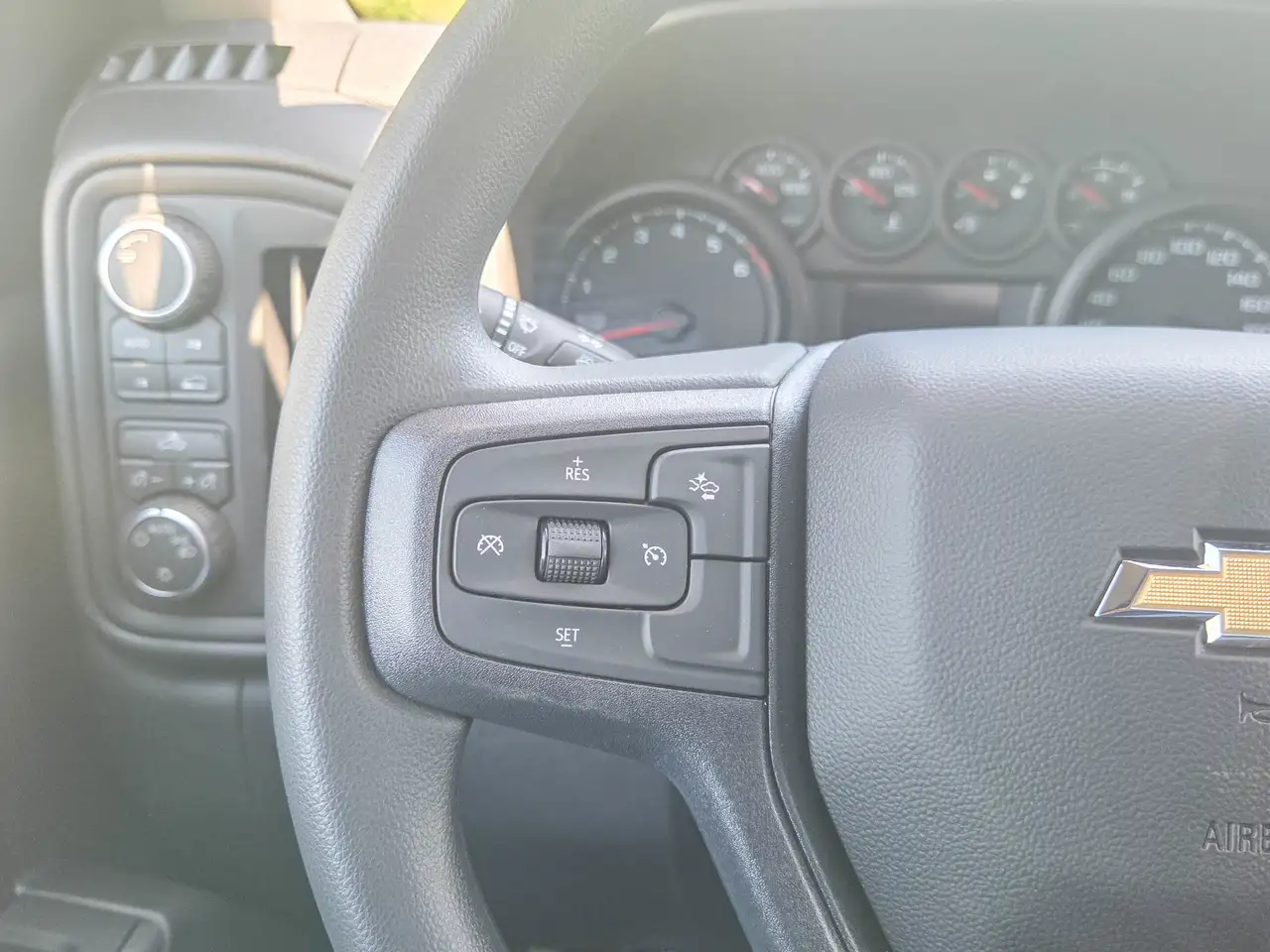Chevrolet Silverado 1500 снимка Chevrolet Silverado 1500