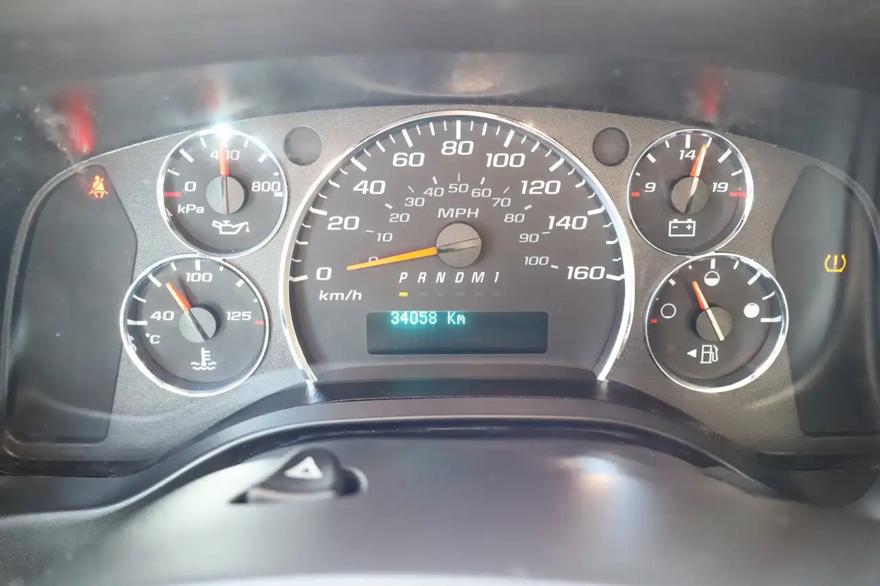 Chevrolet Express 2500 photo Chevrolet Express 2500