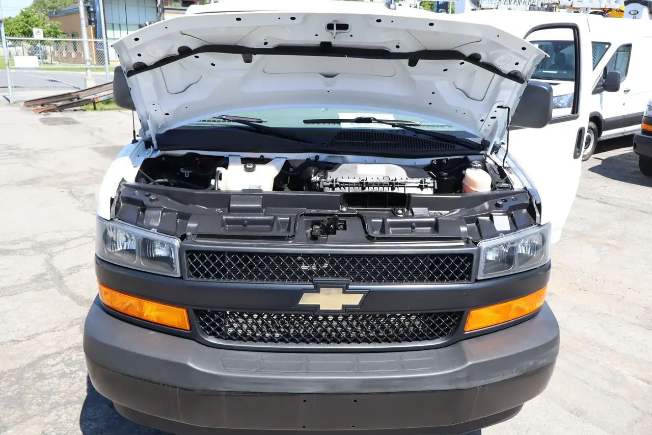 Chevrolet Express 2500 photo Chevrolet Express 2500