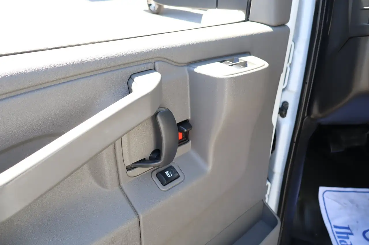 Chevrolet Express 2500 photo Chevrolet Express 2500
