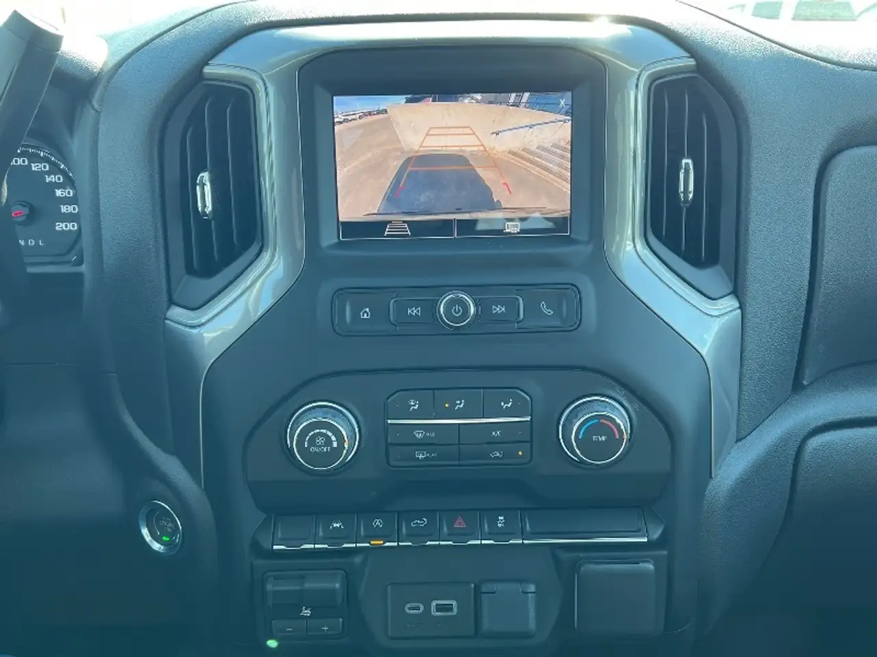 Chevrolet Silverado 1500 снимка Chevrolet Silverado 1500