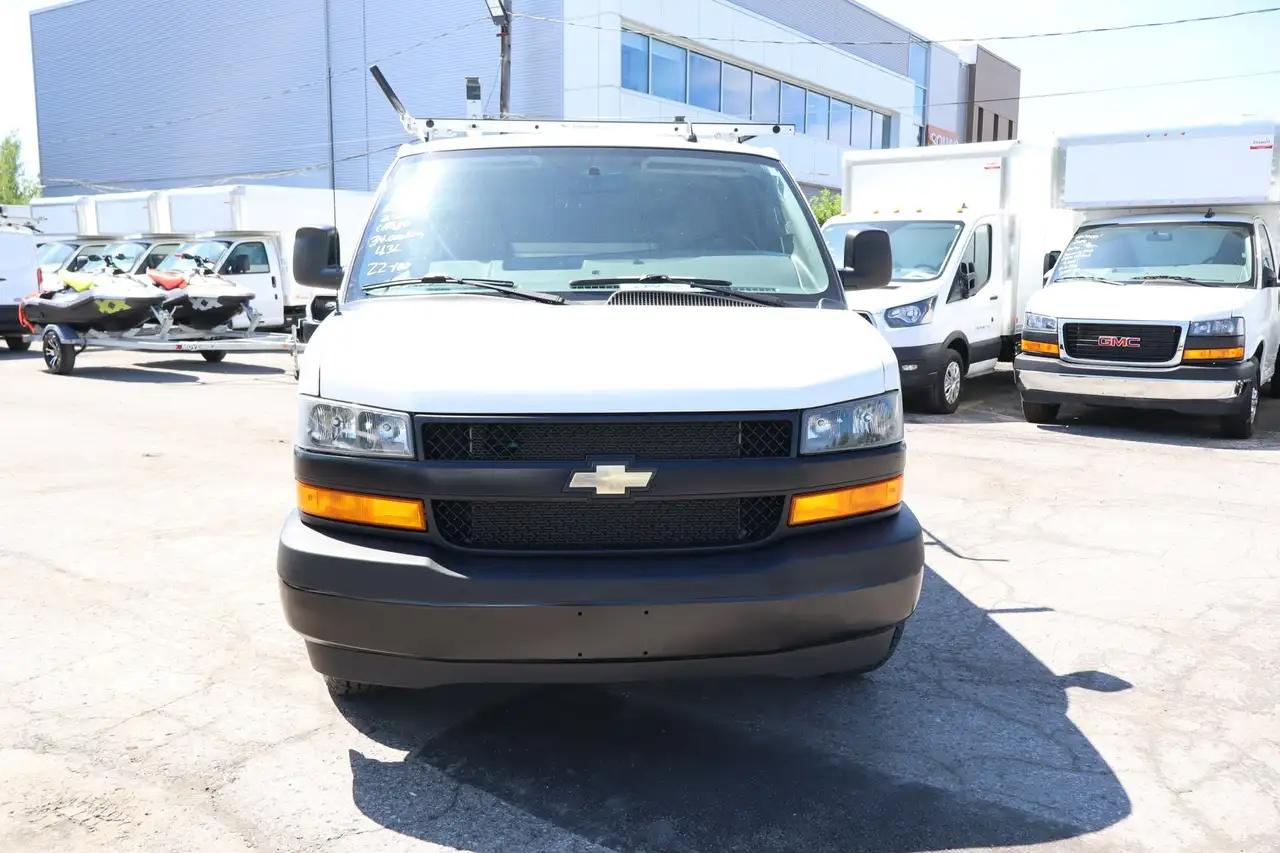 Chevrolet Express 2500 photo Chevrolet Express 2500