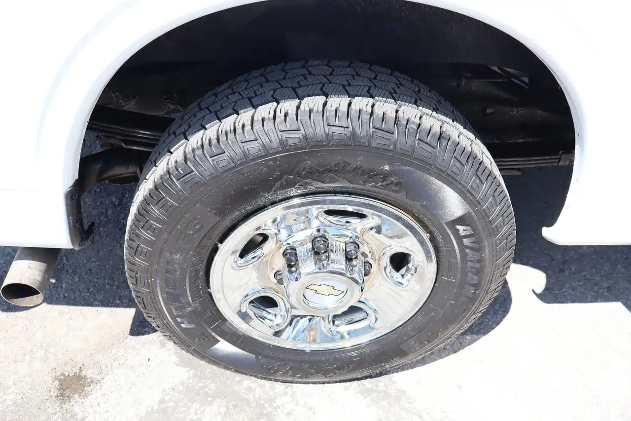 Chevrolet Express 2500 photo Chevrolet Express 2500