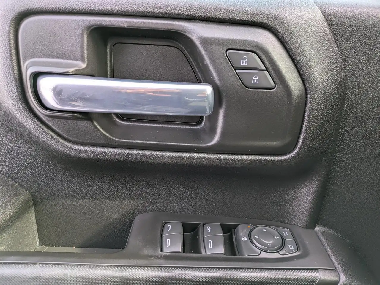 Chevrolet Silverado 1500 снимка Chevrolet Silverado 1500