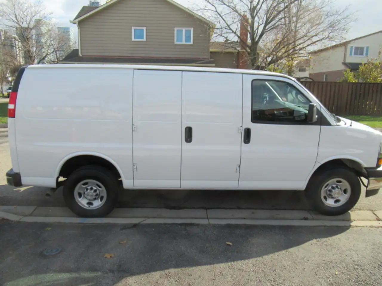 Chevrolet Express 2500 снимка Chevrolet Express 2500