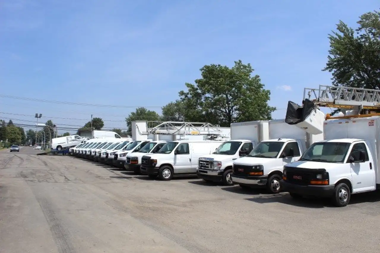 Chevrolet Express 2500 photo Chevrolet Express 2500