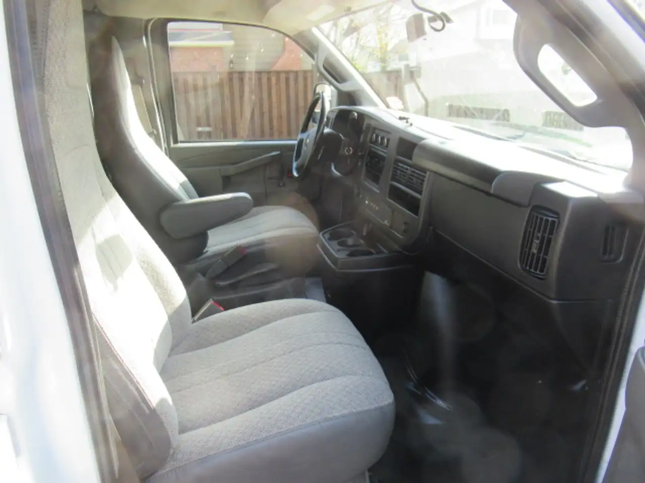 Chevrolet Express 2500 снимка Chevrolet Express 2500