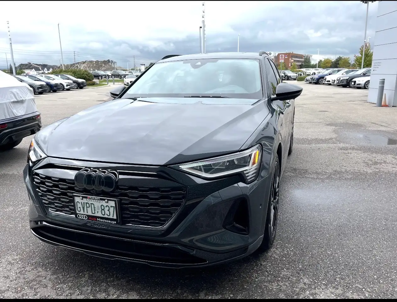 Audi Q8 e-tron photo Audi Q8 e-tron