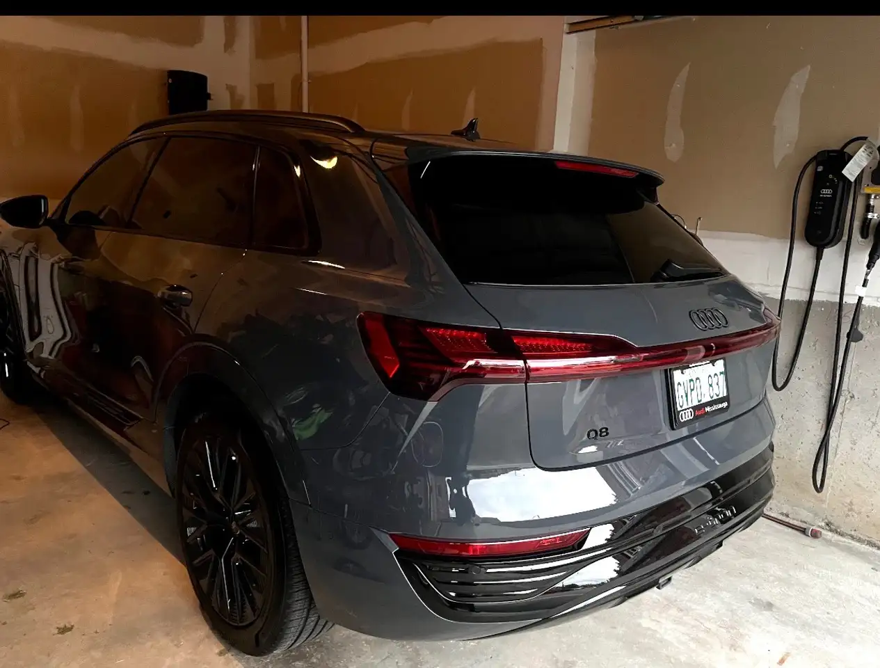 Audi Q8 e-tron photo Audi Q8 e-tron
