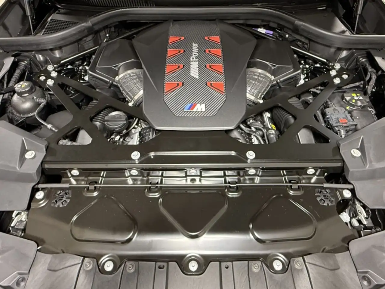 BMW X5 M снимка BMW X5 M