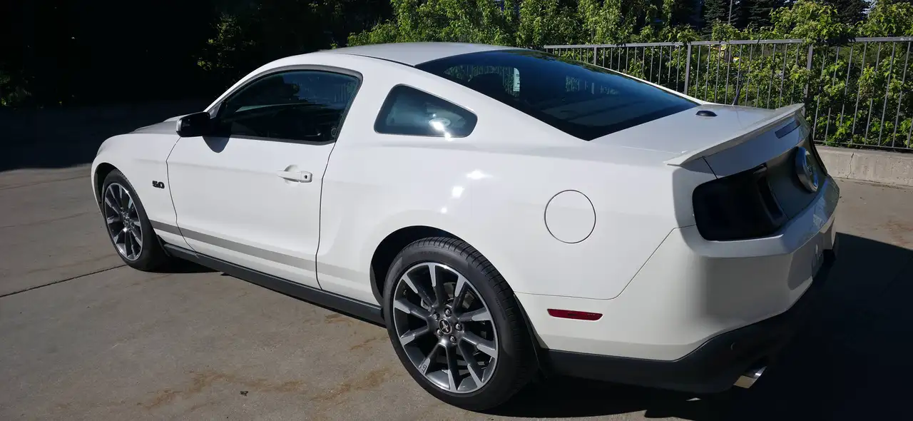 Ford Mustang photo Ford Mustang