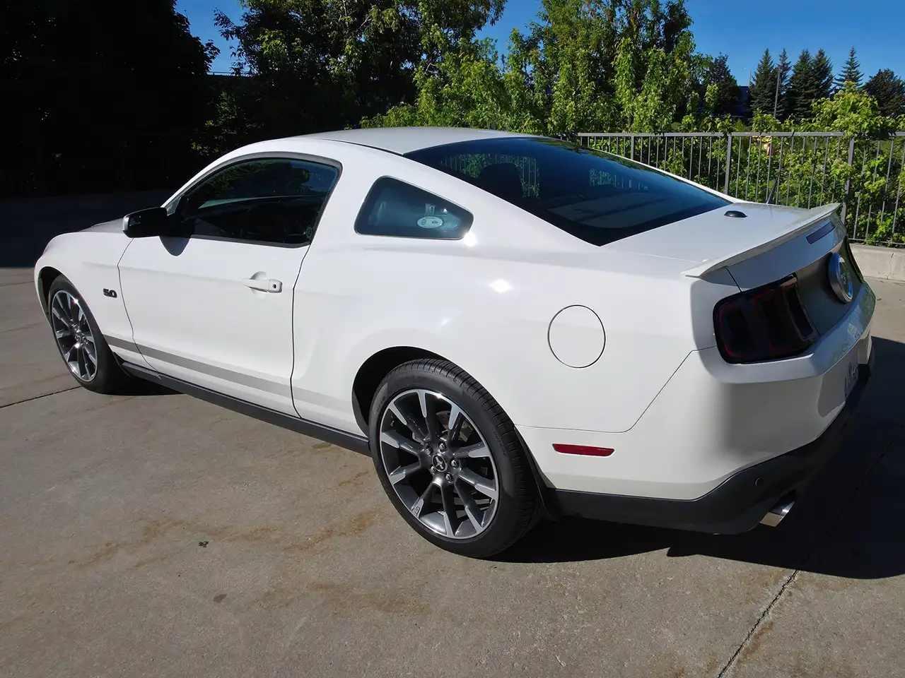 Ford Mustang photo Ford Mustang