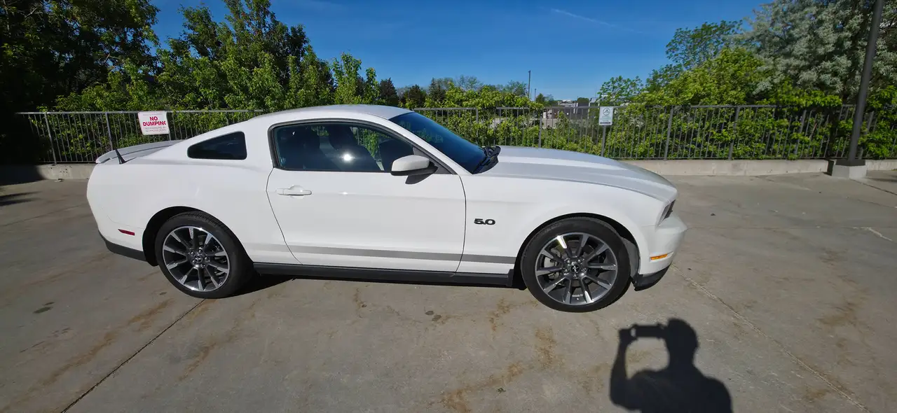 Ford Mustang photo Ford Mustang