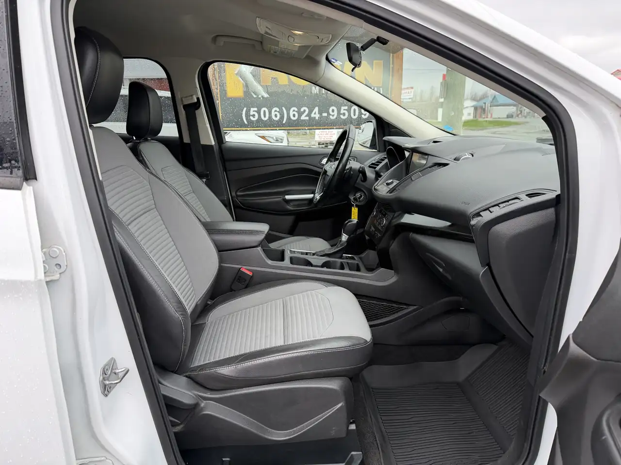 Ford Escape снимка Ford Escape