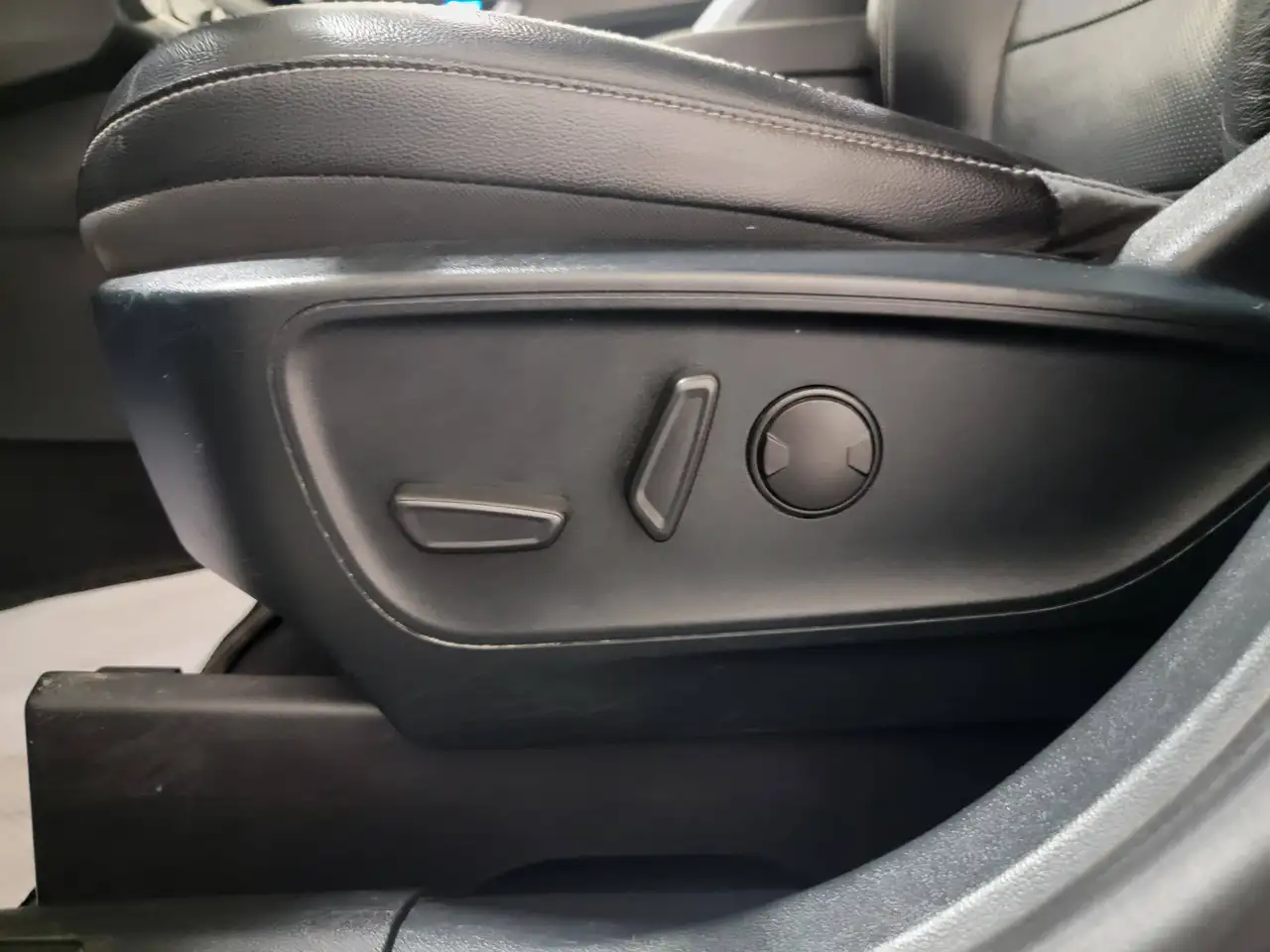 Ford Escape photo Ford Escape
