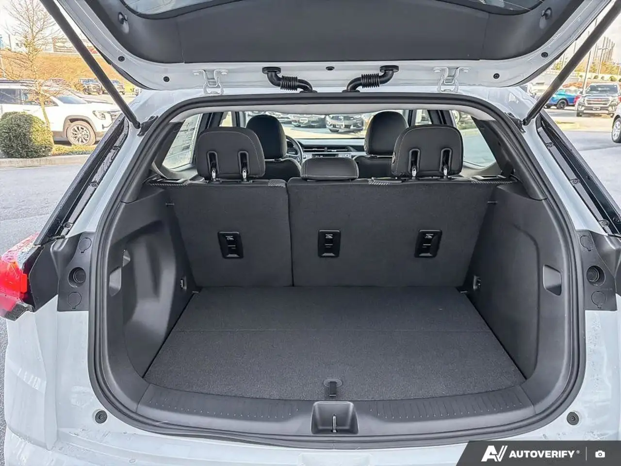 Chevrolet Bolt снимка Chevrolet Bolt
