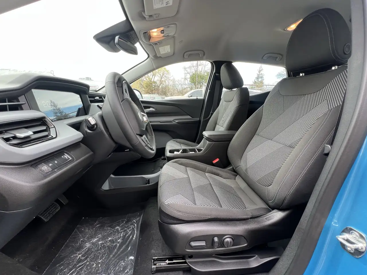 Chevrolet Bolt photo Chevrolet Bolt