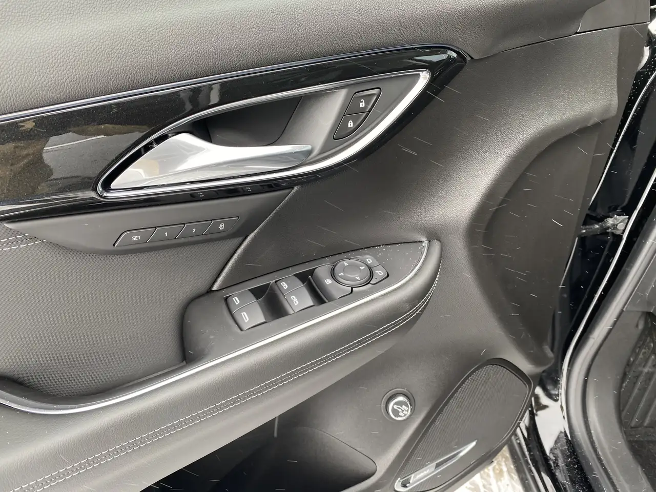 Buick Envision photo Buick Envision