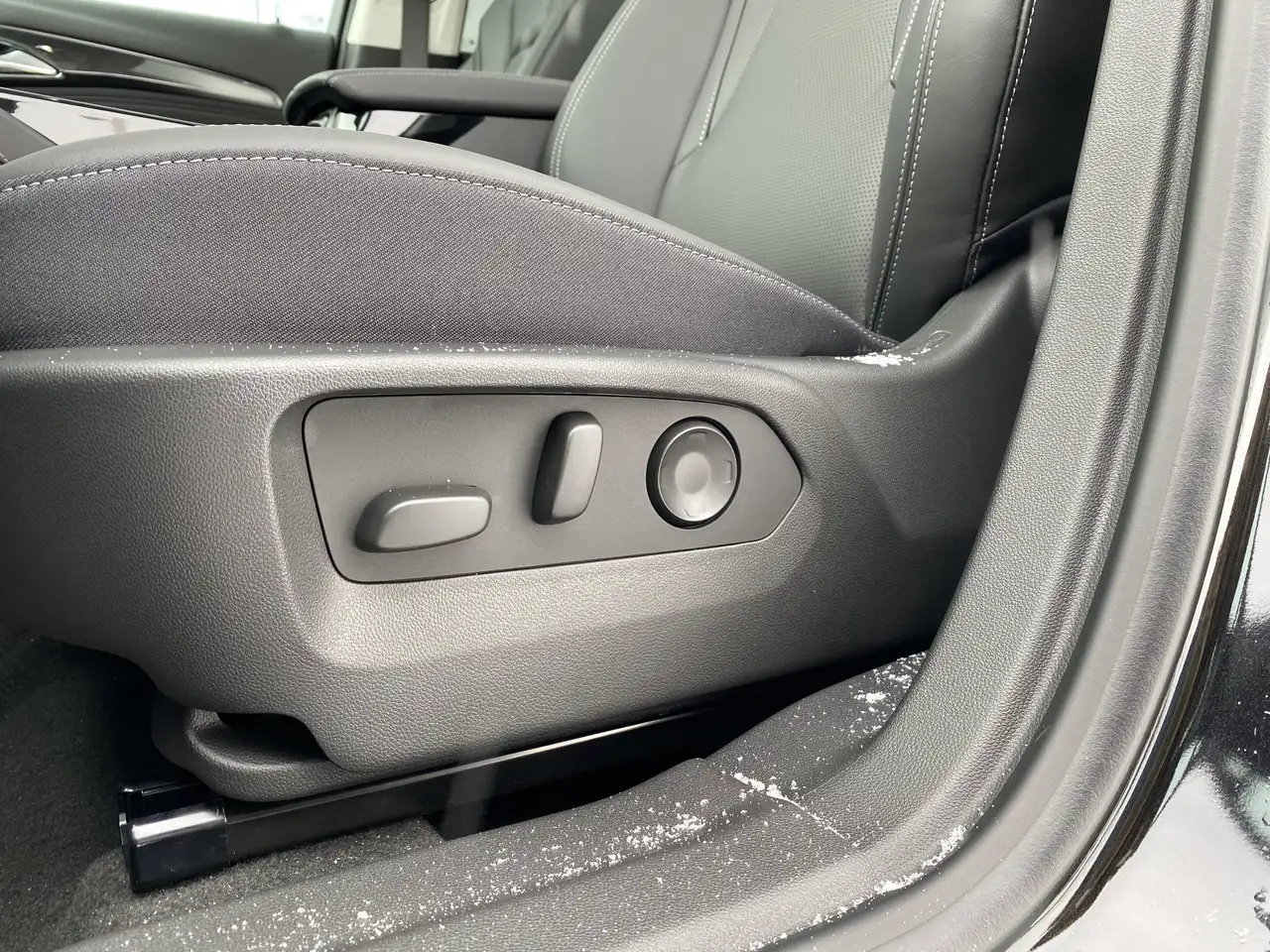 Buick Envision photo Buick Envision