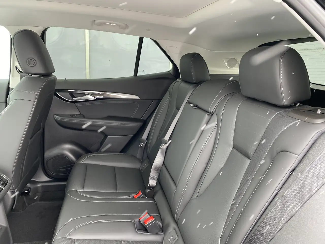 Buick Envision photo Buick Envision
