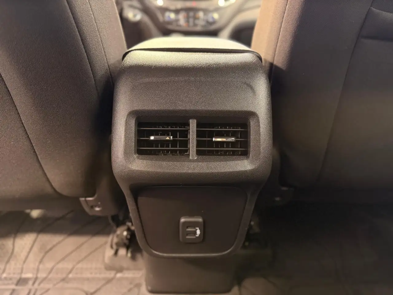 Chevrolet Equinox снимка Chevrolet Equinox