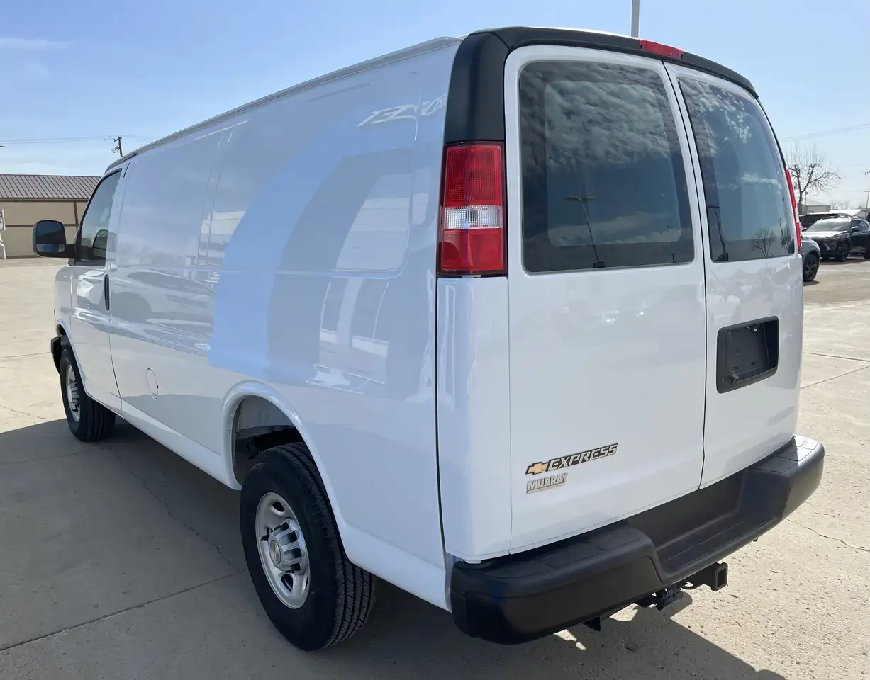 Chevrolet Express 2500 снимка Chevrolet Express 2500