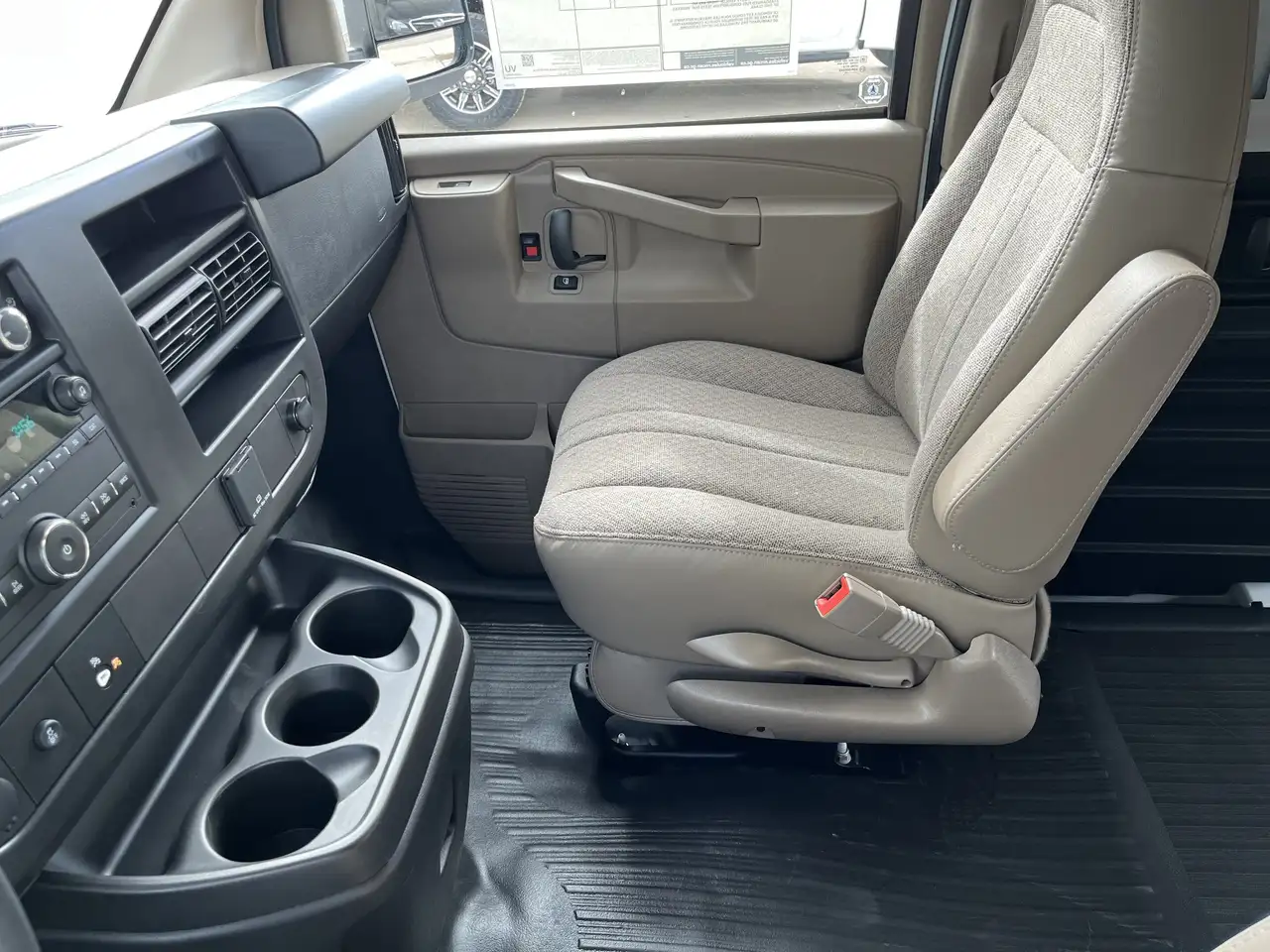 Chevrolet Express 2500 снимка Chevrolet Express 2500