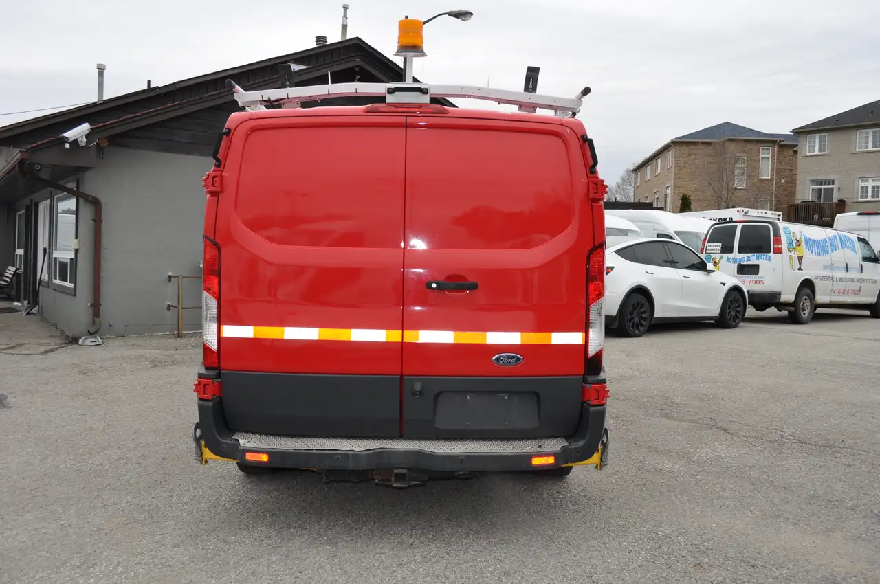 Ford Transit снимка Ford Transit